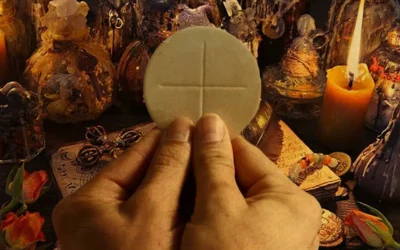 Exorcista explica para qué roban Hostias Consagradas